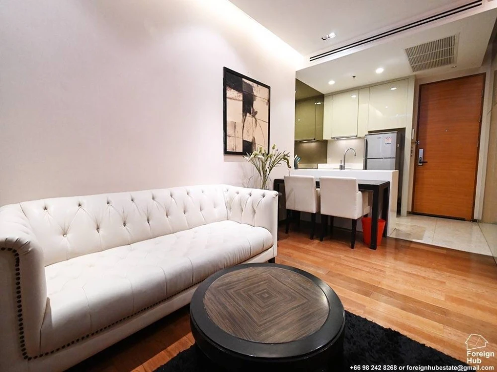 Condo The Address Sukhumvit 28 Near BTS Phrom Phong, convenient travel.