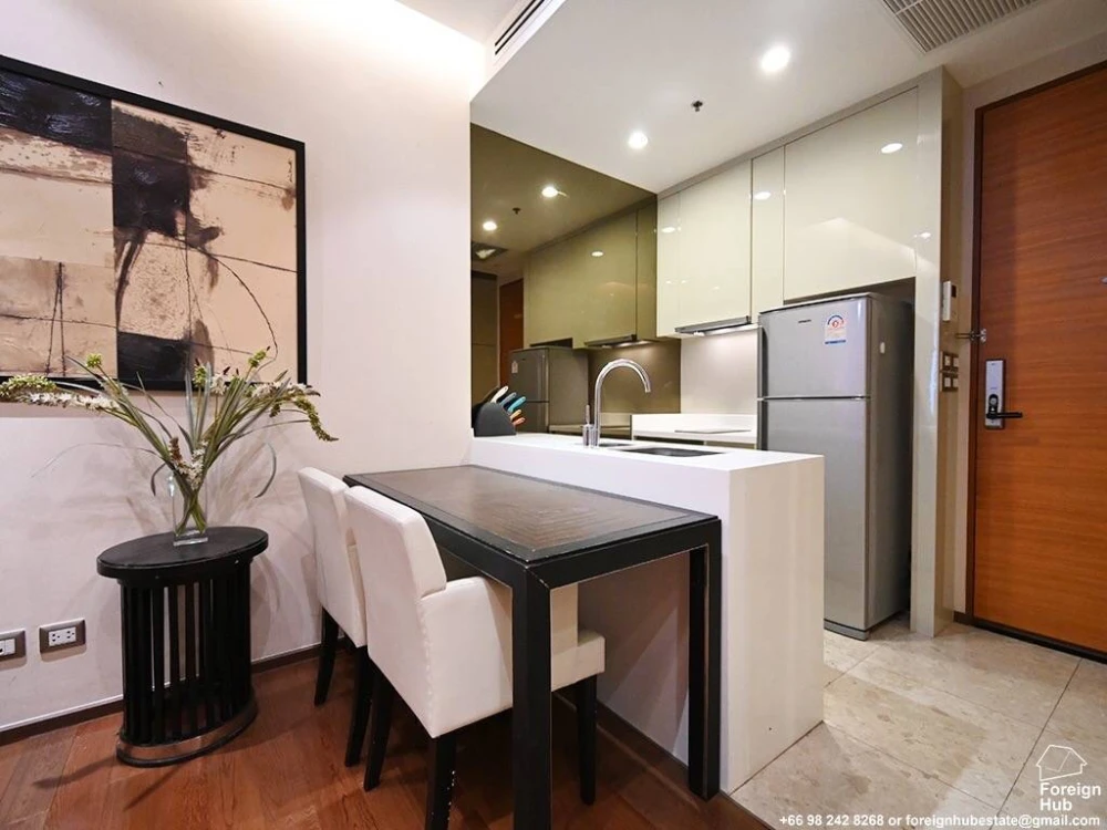 Condo The Address Sukhumvit 28 Near BTS Phrom Phong, convenient travel.