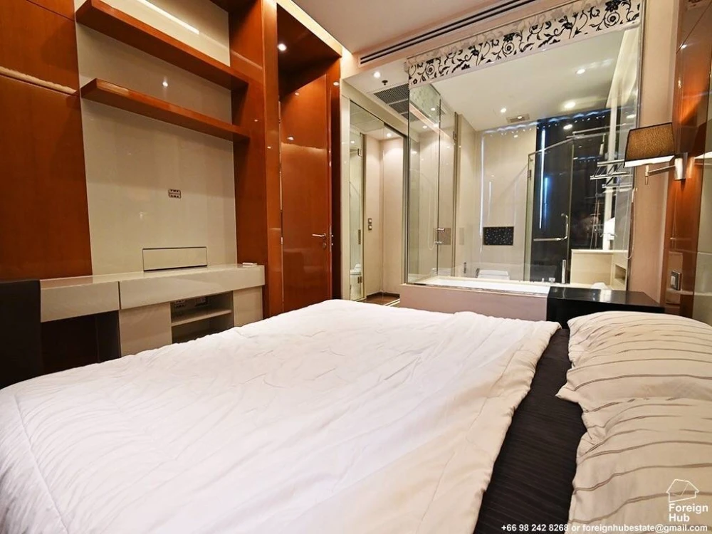 Condo The Address Sukhumvit 28 Near BTS Phrom Phong, convenient travel.