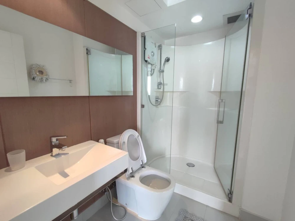 Condo for rent at The Bangkok-Sathorntaksin