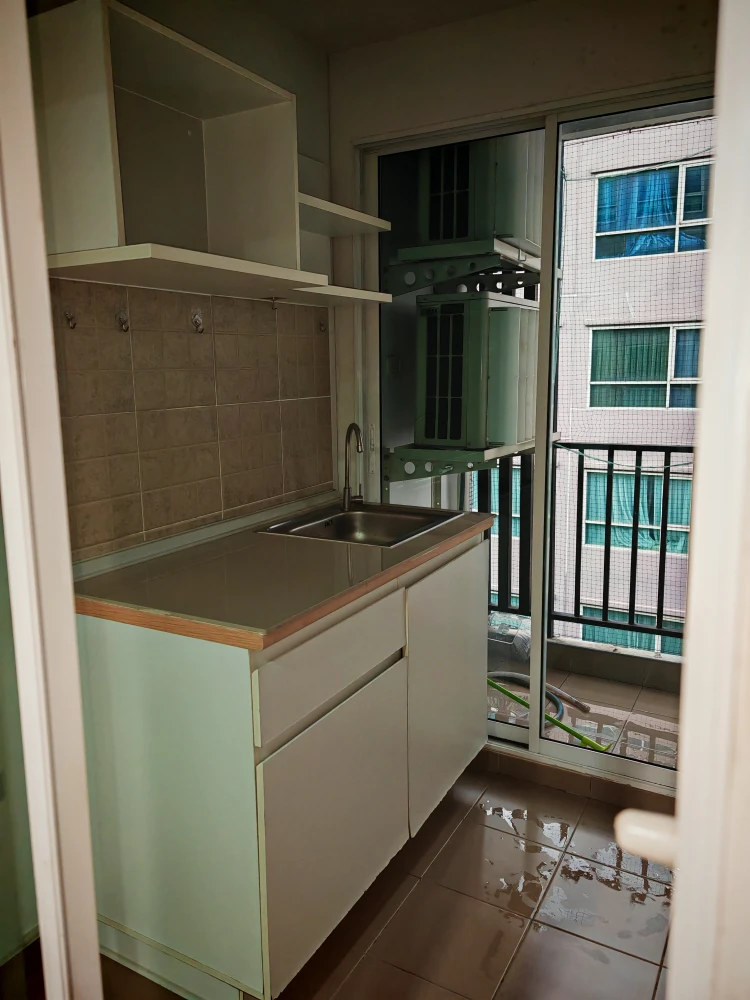 Condo Condo Regent Orchid Talat Phlu ready for rent.