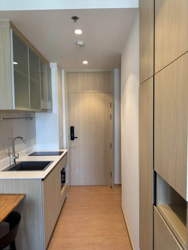 Maru Ekkamai 2 Condo | Fully Furnished, Pet-Friendly 🐶🐱, Just 5 Minutes from Ekkamai BTS Station!
