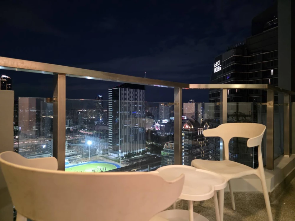 Supalai Premier @ Asoke Condo, New and Beautiful High-Floor Unit with Stunning Open-Air City Views.