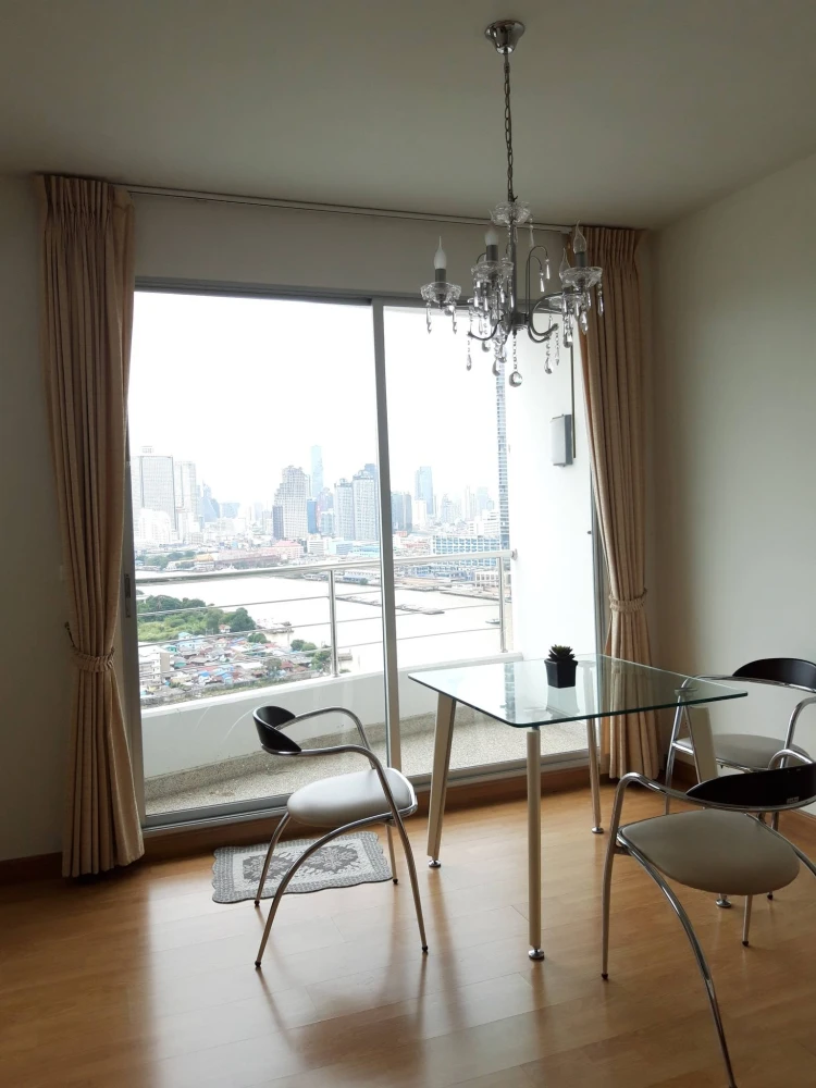 Supalai River Place Condo, high floor unit with Chao Phraya River view. Spacious and comfortable. Book now!