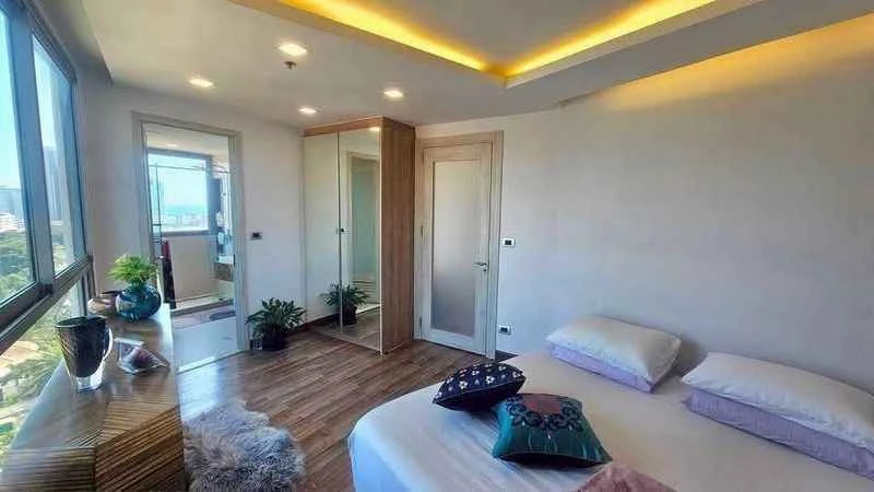 Condo The Peak Tower, ready to move in, spacious and comfortable room