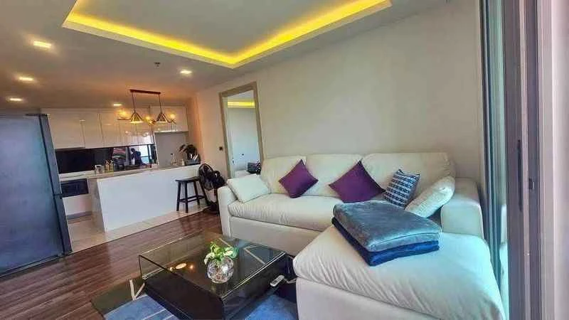 Condo The Peak Tower, ready to move in, spacious and comfortable room