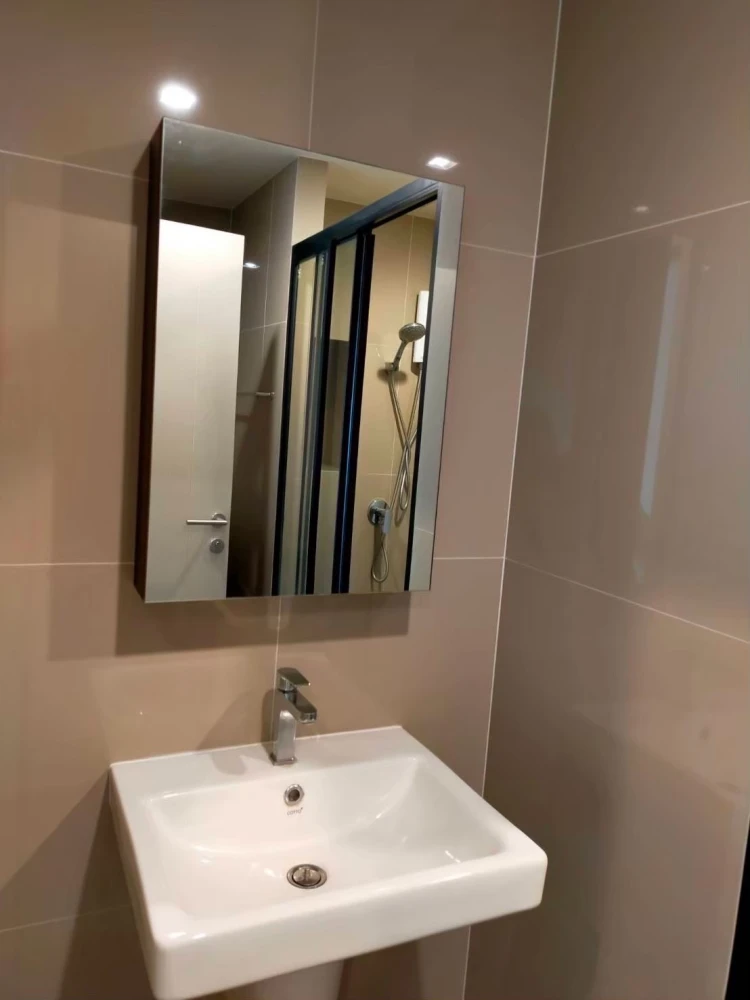 Condo The Base Phetchaburi - Thonglor, good location condo in the heart of the city, convenient to travel, hurry to reserve before it's gone!!