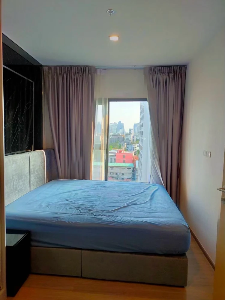 Condo The Base Phetchaburi - Thonglor, good location condo in the heart of the city, convenient to travel, hurry to reserve before it's gone!!
