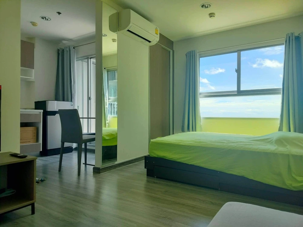 he Trust Condo @ BTS Erawan, beautiful view, book now!