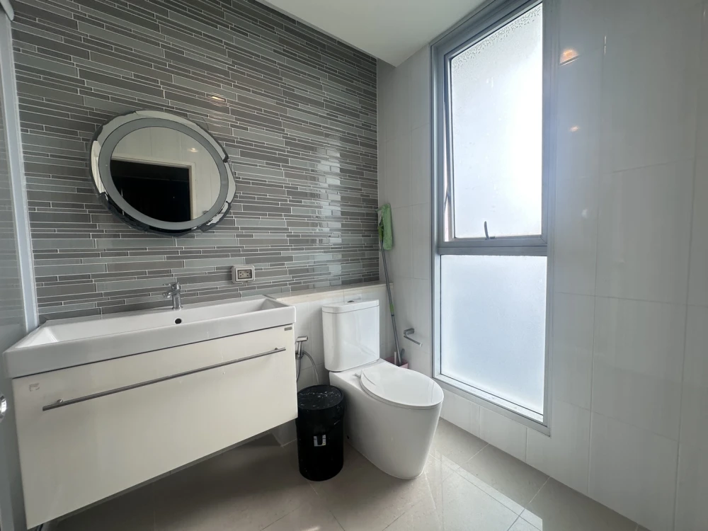 Condo Life @ Ladprao 18, beautiful room, great view facing north, very livable!!!