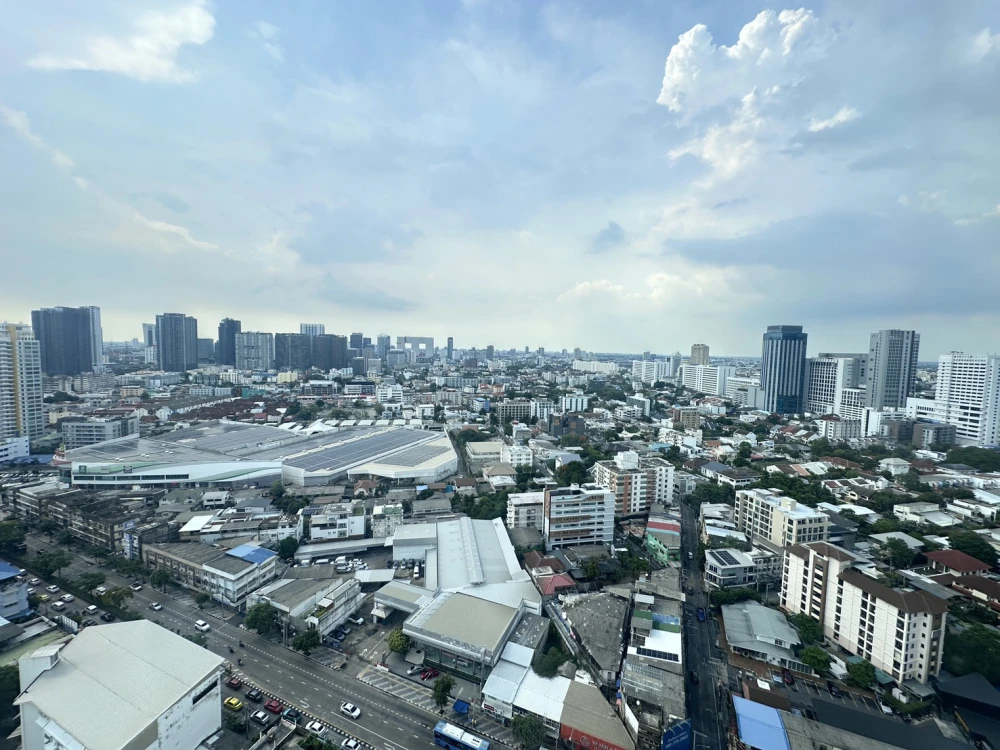 Condo Life @ Ladprao 18, beautiful room, great view facing north, very livable!!!