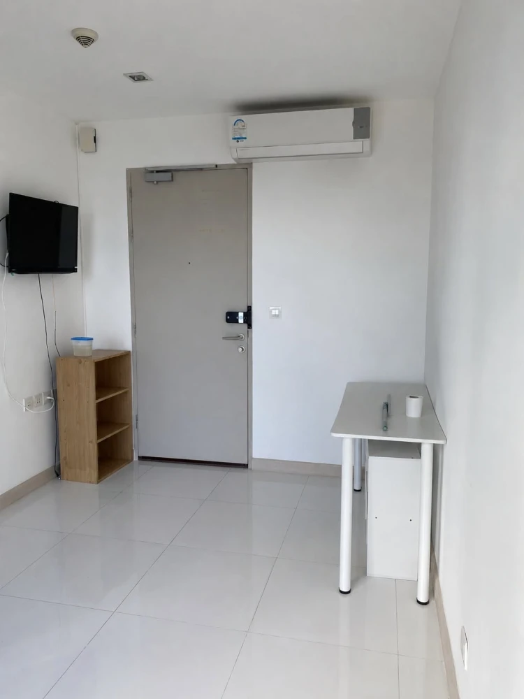 Don't wait! Transform your life and enjoy greater convenience in the city at Ideo Mobi Sathorn Condo.