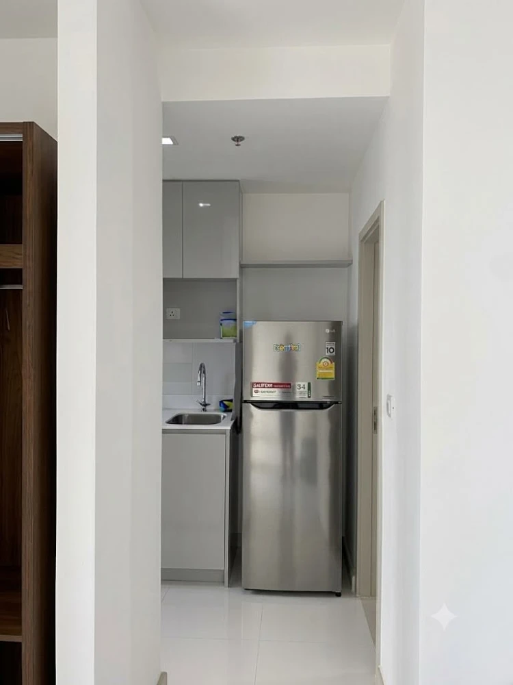 Don't wait! Transform your life and enjoy greater convenience in the city at Ideo Mobi Sathorn Condo.