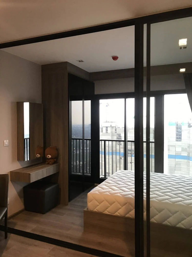 Condo The Politan Rive for rent, room size 30.55 sqm, high floor, great view, built inn, full, don't wait.