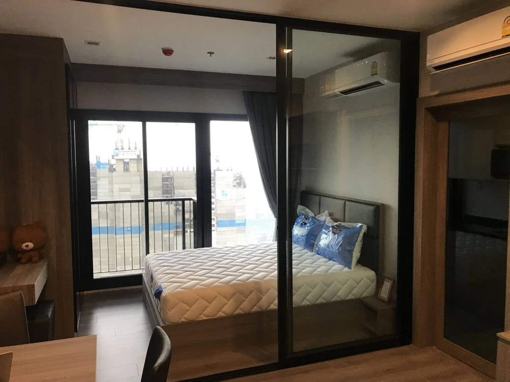 Condo The Politan Rive for rent, room size 30.55 sqm, high floor, great view, built inn, full, don't wait.