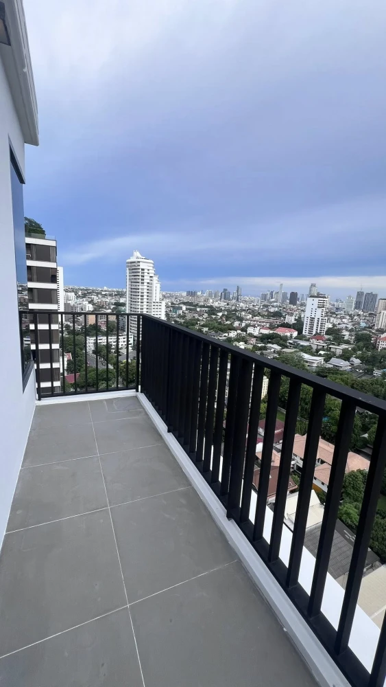 Condo for sale or rent: M Thonglor 10. Spacious and comfortable unit with efficient use of space on the 19th floor, offering high-floor views. You sho