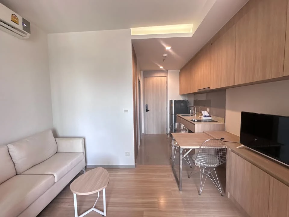 Pet Friendly Condo Live your best life at M Jatujak! Available for rent, book now.