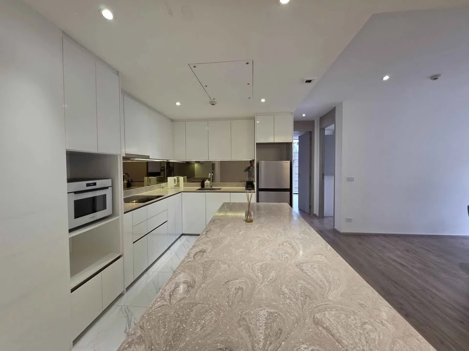 Luxury condo in the heart of Asoke, FYNN Asoke (Sukhumvit 10).