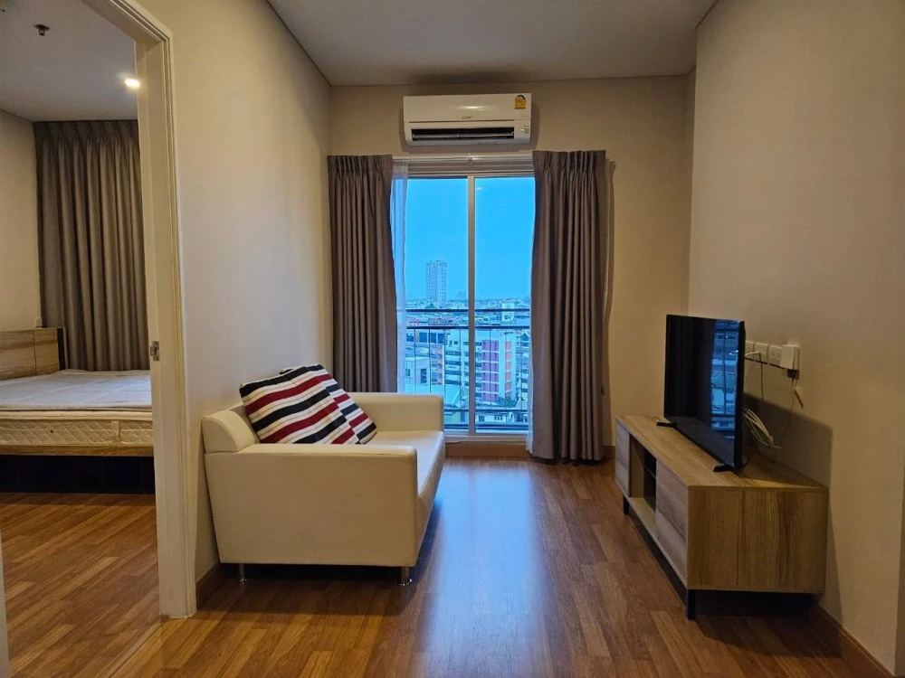 Condo for rent: Lumpini Place Ratchada-Sathu Pradit. Ready to move in. Fully furnished and equipped with appliances. Hurry and reserve now!