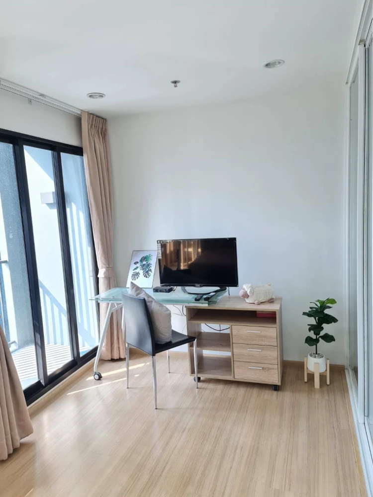 Condo for rent THE BASE Rama 9-Ramkhamhaeng, ready to move in, complete here, just come with your belongings and you can move in.