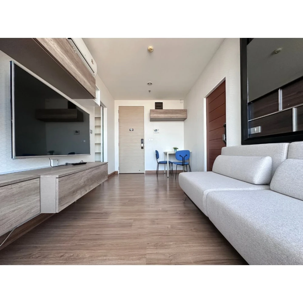 Condo for rent at The Sky Sukhumvit, corner unit, 180-degree city view, no buildings obstructing the view, high level of privacy. Book now!