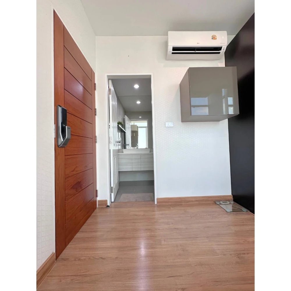 Condo for rent at The Sky Sukhumvit, corner unit, 180-degree city view, no buildings obstructing the view, high level of privacy. Book now!