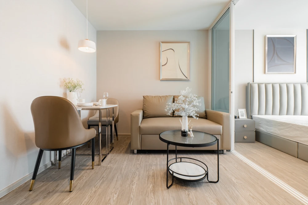 Condo for rent, Regent Home Bangna. Nice, comfortable room with a white, soothing color scheme. Affordable price. Everything you need in one place. Bo
