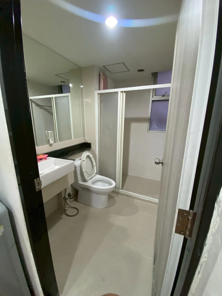 Condo for rent: The Kris 5 Ratchada 17. Spacious room, lots of usable space, fully furnished and equipped with appliances. Come reserve now, don't mis