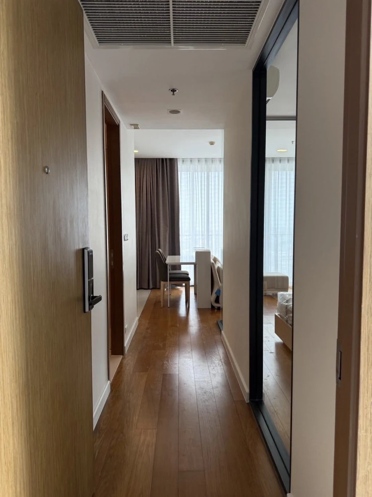 Condo for rent, Bright Wongwian Yai, 20th floor, inner side, corner unit with pool view. Book today! Don't miss out!