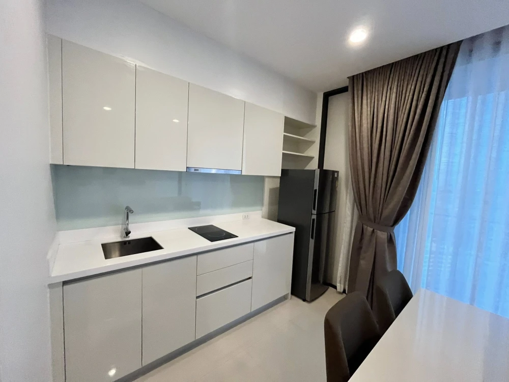Condo for rent, Bright Wongwian Yai, 20th floor, inner side, corner unit with pool view. Book today! Don't miss out!