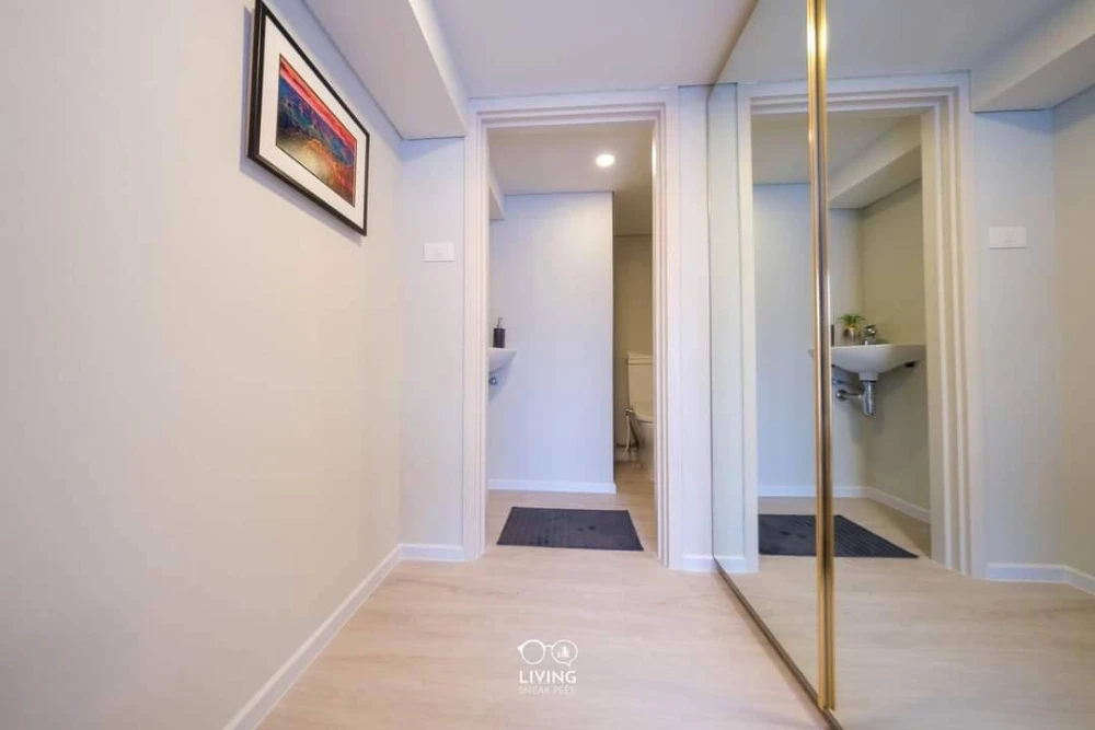 Urgent, cheap sale, condo down payment for sale, Landmark at Grand Station, 14th floor, corner room, privacy, good price, book now.