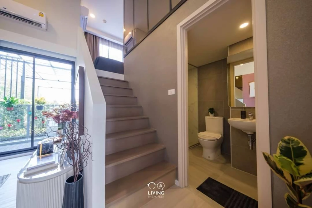Urgent, cheap sale, condo down payment for sale, Landmark at Grand Station, 14th floor, corner room, privacy, good price, book now.