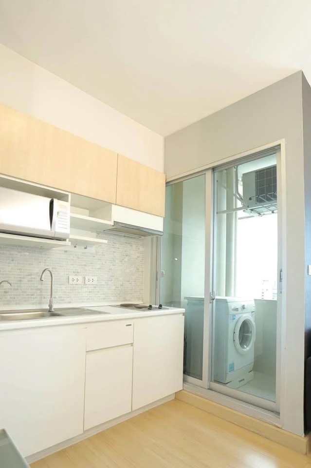 express!! For rent, The Parkland Srinakarin, 18th floor, pool view, 1 bedroom, 1 bath, fully furnished, ready to move in !!