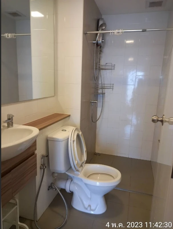 Urgent for rent, Plum Condo Rangsit Alive Phase 2, 5th floor, outside view, fully furnished room, ready to move in, say don't miss it.