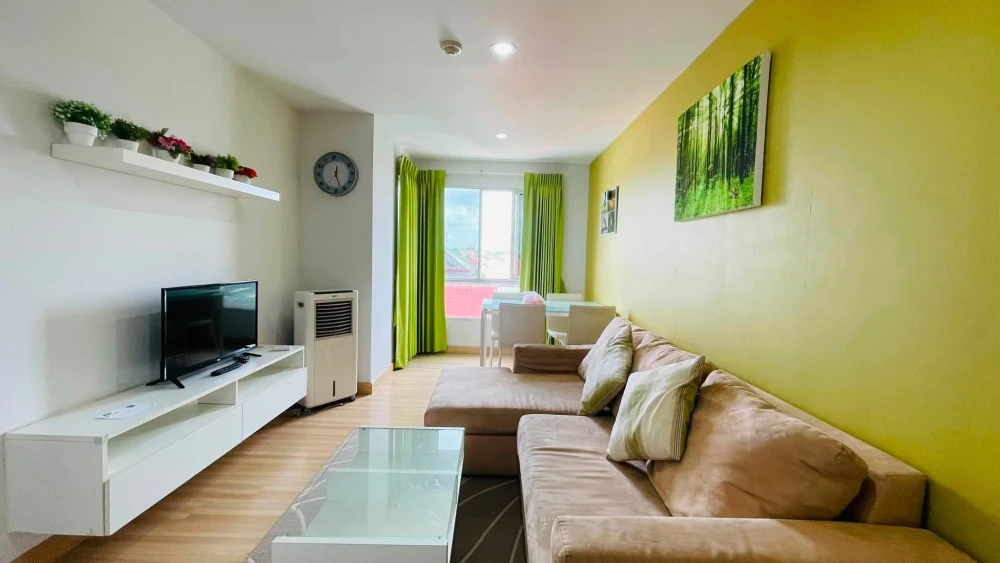 Urgent sale! The Kith Plus Nawamin condo, corner unit, very private, fully furnished with appliances, ready to move in. Buy now!