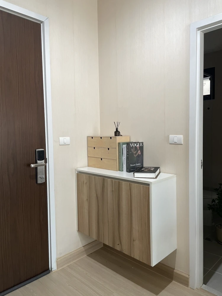 Urgent. Corner room, garden view. Not blocking the view. Simple but very luxurious room decoration. Sell / rent the privacy rewadee.
