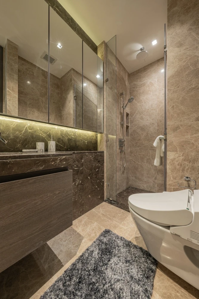 Condo for Rent 28 CHIDLOM ” (BTS Chidlom) Good location, very convenient to travel around Bangkok