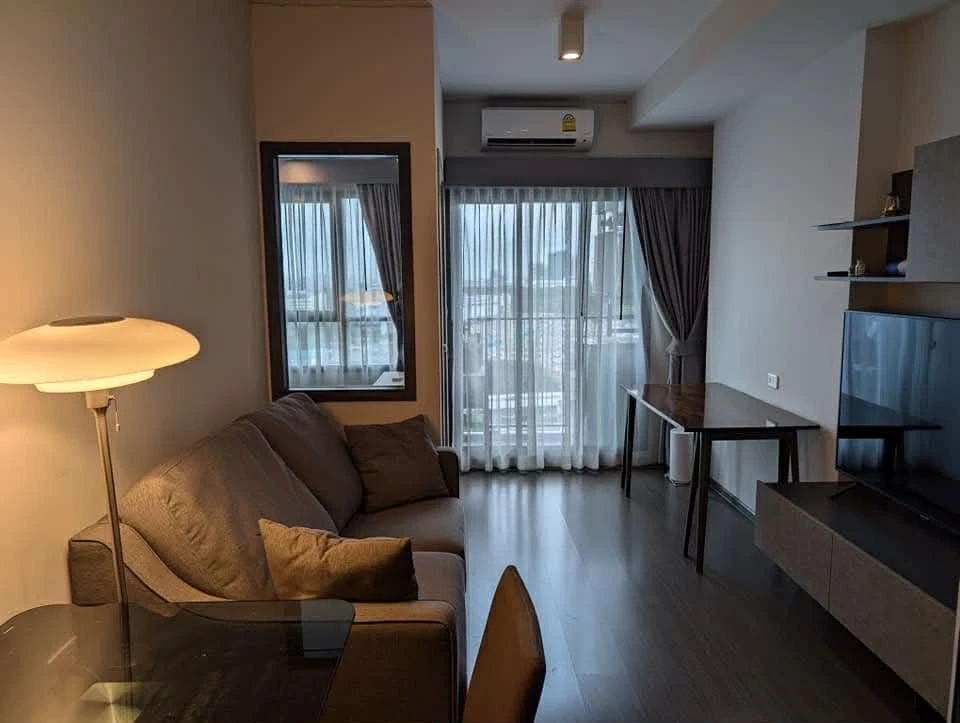 For sale or rent: Ideo Phahonyothin-Chatuchak condo, ready to move in, fully furnished with appliances. Just bring your personal belongings.