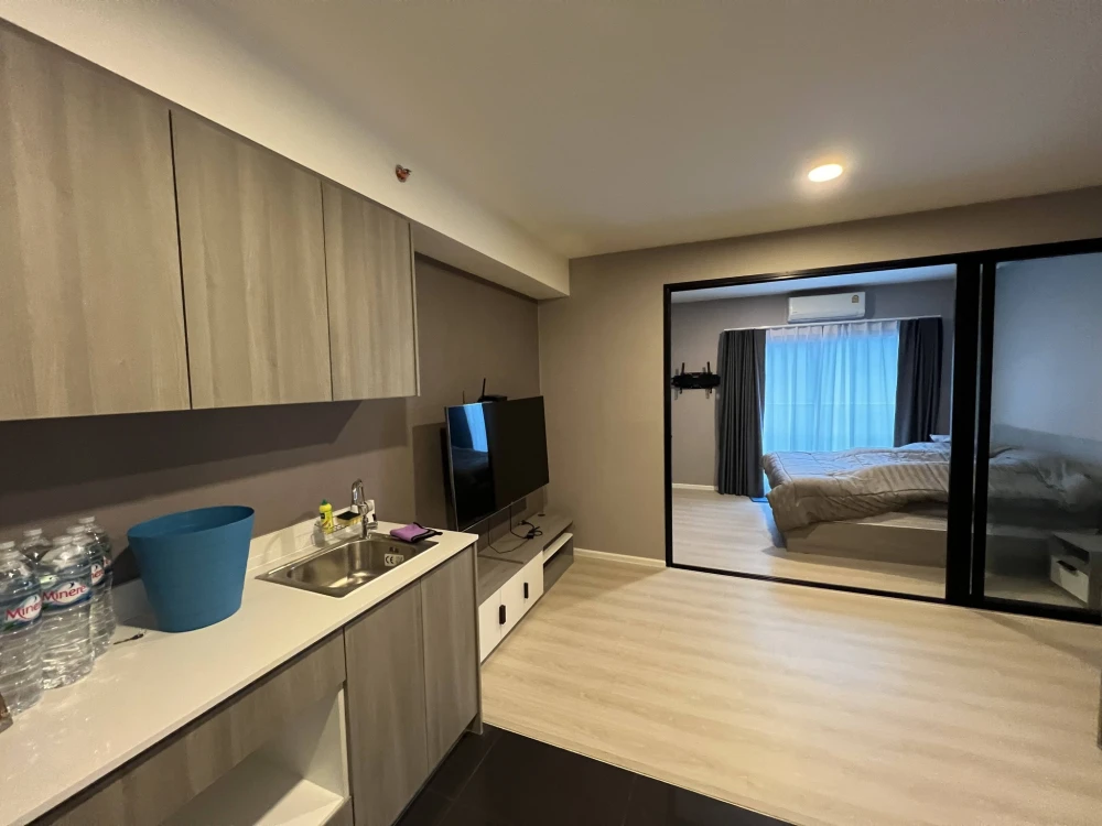 For rent: a private corner unit at a space mega, 32nd floor with great views. Fully furnished with appliances. Book now, don't miss out!