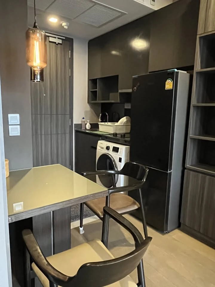 Ashton Asoke for rent, beautifully decorated room, well-built, 44th floor, high view, convenient, complete in one place, come and reserve now.