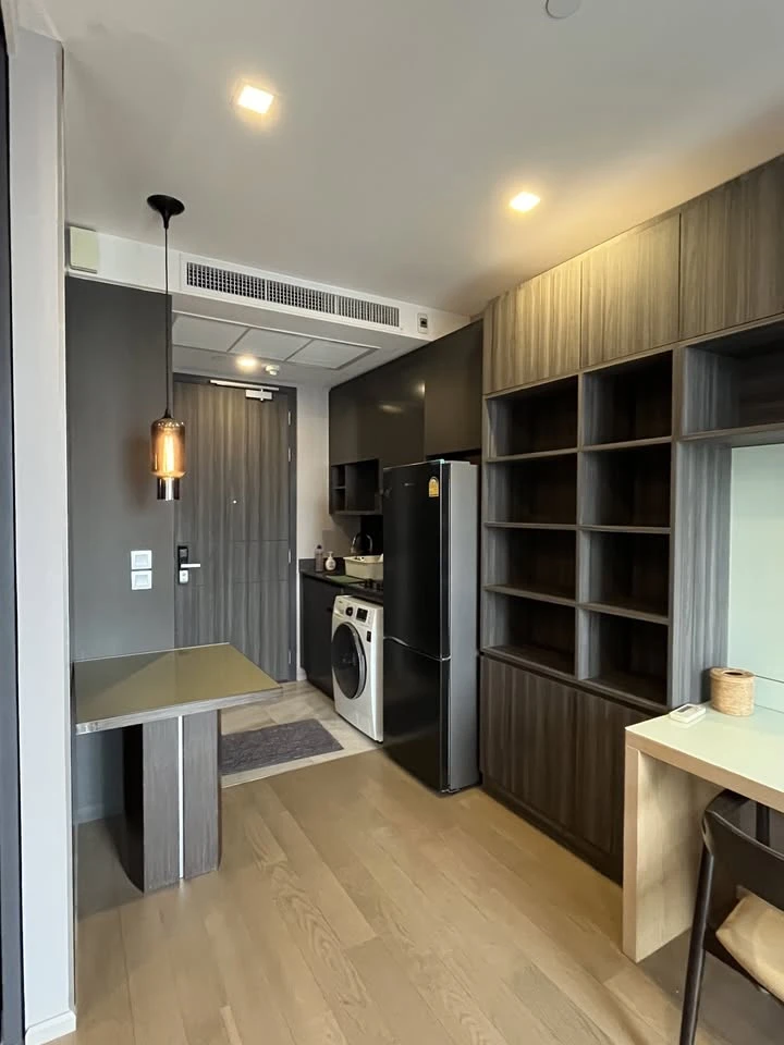Ashton Asoke for rent, beautifully decorated room, well-built, 44th floor, high view, convenient, complete in one place, come and reserve now.