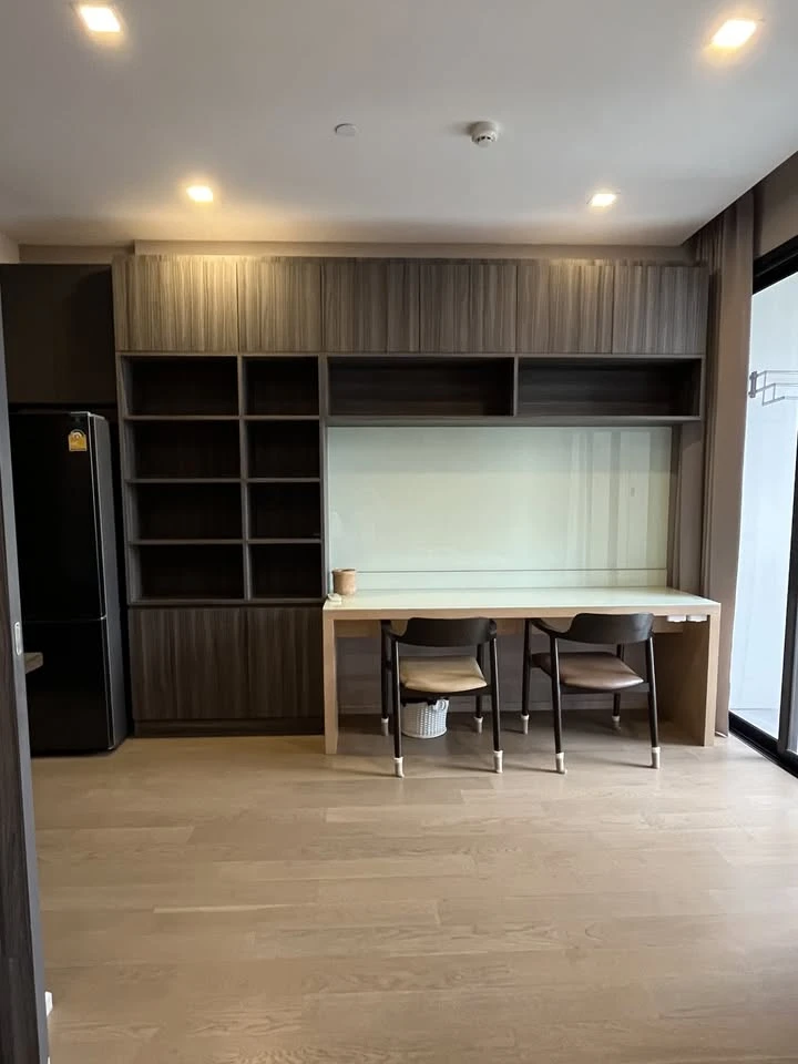 Ashton Asoke for rent, beautifully decorated room, well-built, 44th floor, high view, convenient, complete in one place, come and reserve now.