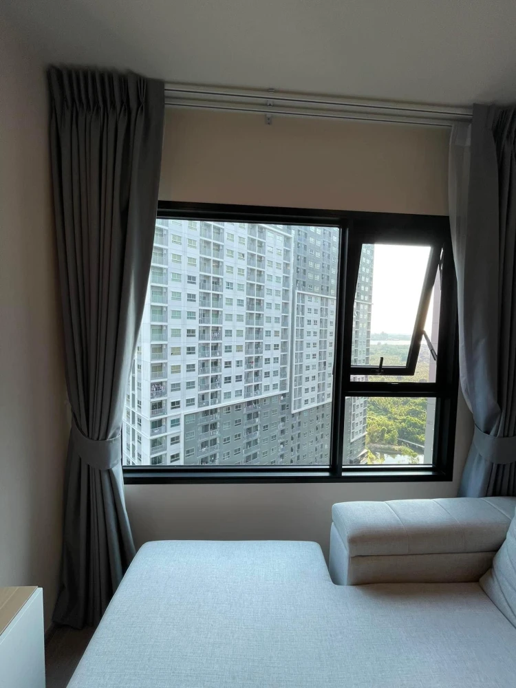 For rent: Aspire Erawan prime, large room, comfortable, 19th floor, high view, hurry and reserve now before you miss out.