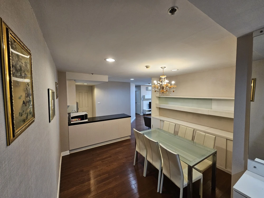 Spacious condo for rent at Belle Grand Rama 9. Excellent living space on the 28th floor with stunning views. Don't miss out!