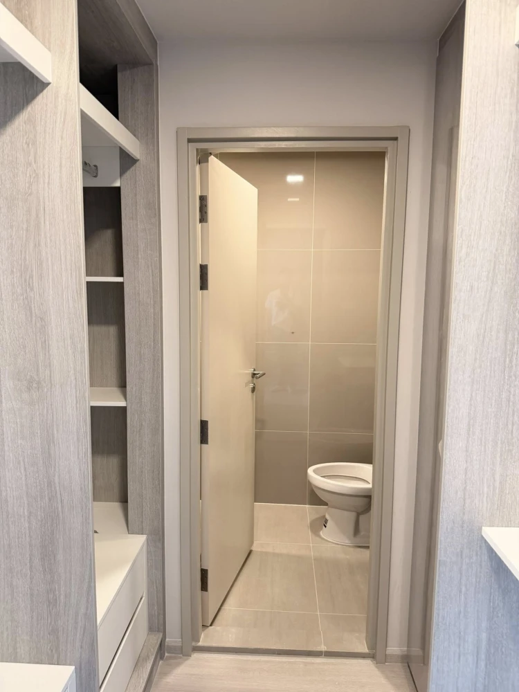 Cobe Ratchada – Rama 9 combined unit for rent, offering spacious living area. Pet-friendly – ​​don't miss out!