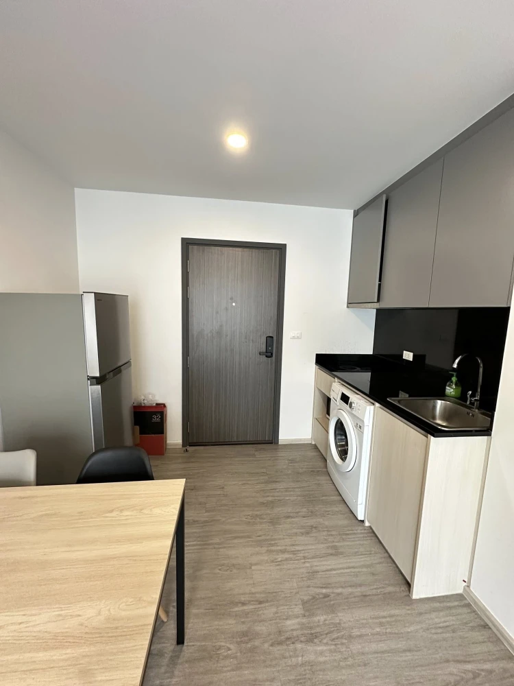 For rent: Dolce Lasalle, a nice room with complete facilities. Hurry and reserve now. Don't miss out!