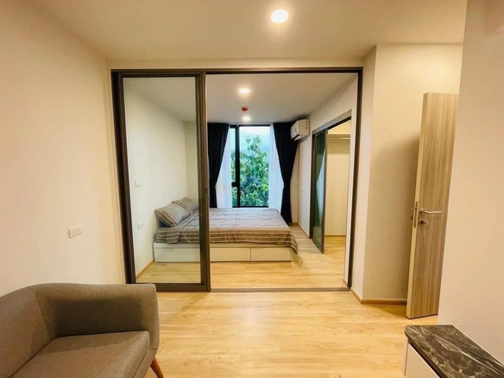 For rent: Esque Sukhumvit 101/1, 7th floor, fully furnished, treetop view, very relaxing. If you don't book, you'll really miss out.