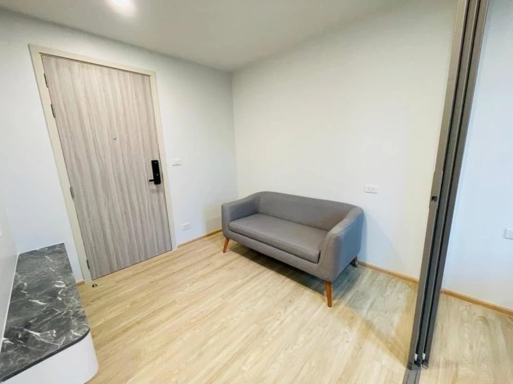 For rent: Esque Sukhumvit 101/1, 7th floor, fully furnished, treetop view, very relaxing. If you don't book, you'll really miss out.