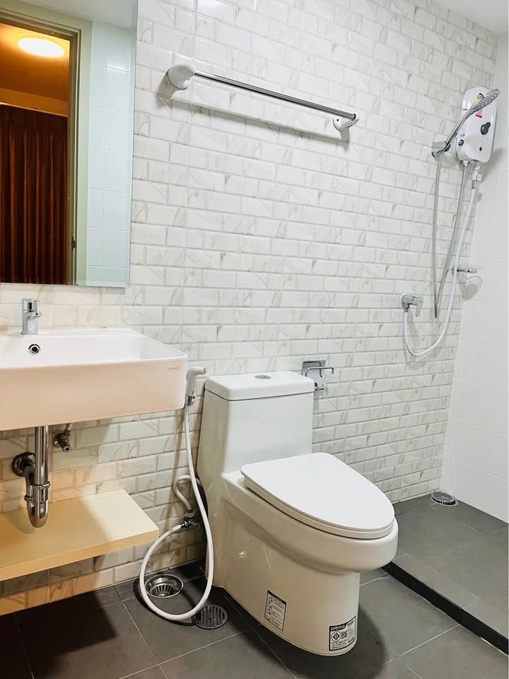 For rent Feel Condo Lat Phrao 122, a nice room, complete with furniture and electrical appliances. If you don't reserve, you'll regret it later.