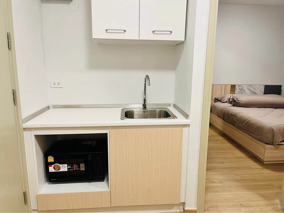 For rent Feel Condo Lat Phrao 122, a nice room, complete with furniture and electrical appliances. If you don't reserve, you'll regret it later.